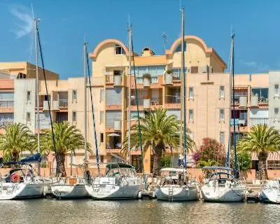 Loggia Piscine Port * Gruissan