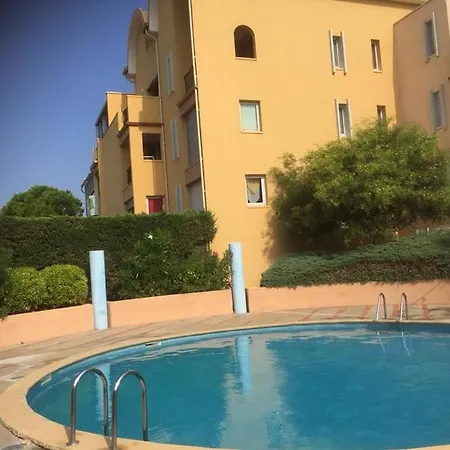 Loggia Piscine Port Apartment *